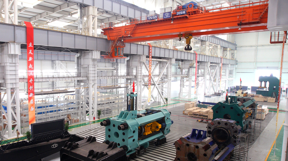 The base owns the best heavy machinery assembly shop in China